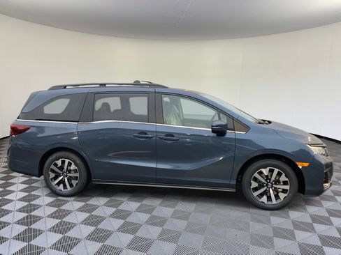 New 2026 Honda Odyssey EX-L image 2