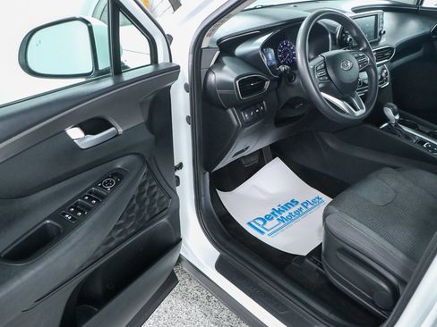 Used 2019 Hyundai Santa Fe SE image 3