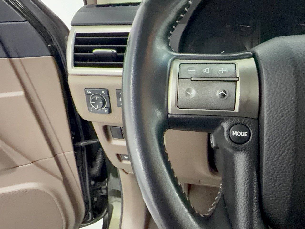 Used 2011 Lexus GX 460 w/ Comfort Plus Pkg AWD/4WD image 18