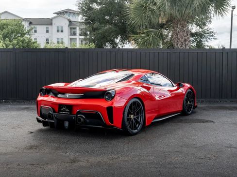 Used 2019 Ferrari 488 Pista Coupe RWD image 3