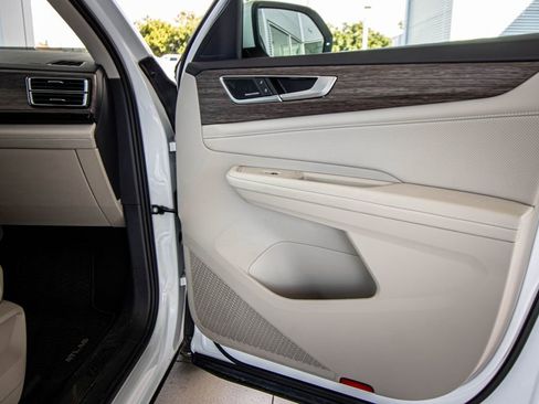 Used 2024 Volkswagen Atlas SEL Premium R-Line image 24