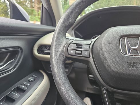 Used 2023 Honda HR-V LX image 28