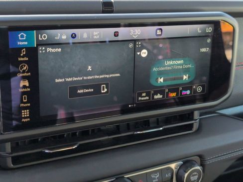 Used 2025 Jeep Wrangler Rubicon w/ Convenience Group image 17