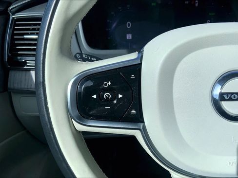 Used 2023 Volvo XC90 T8 Ultimate w/ Lounge Package image 24