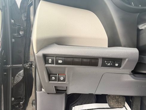 Used 2024 Toyota Sienna XLE image 21