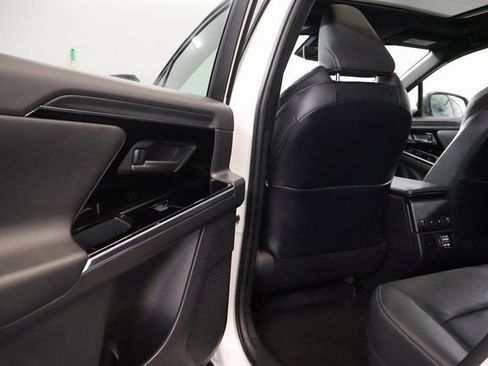 Used 2023 Subaru Solterra AWD image 28