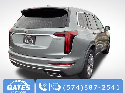 Used 2025 Cadillac XT6 Premium Luxury image 11