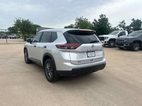 Certified 2024 Nissan Rogue S FWD image 3