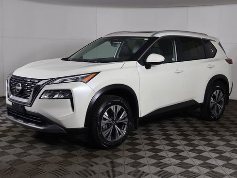 Used 2023 Nissan Rogue SV w/ SV Premium B Package image 8