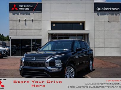 New 2025 Mitsubishi Outlander ES