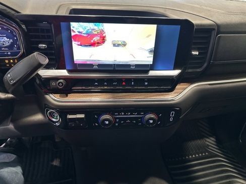 Used 2025 Chevrolet Silverado 1500 LT image 11