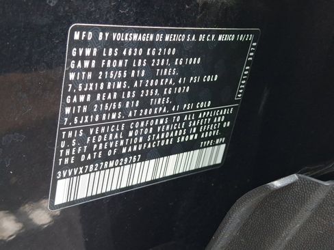 Certified 2024 Volkswagen Taos SE image 30