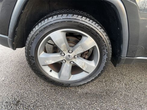 Used 2014 Jeep Grand Cherokee Limited image 12