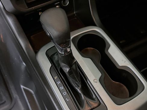 Used 2022 Chevrolet Colorado LT w/ Fleet Safety Package image 20