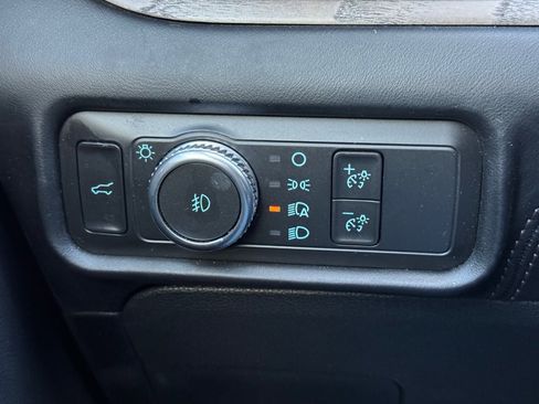 Used 2022 Ford Explorer Platinum w/ Equipment Group 601A image 18