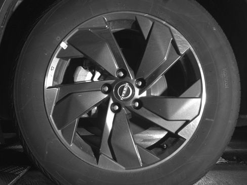 Used 2025 Nissan Rogue SV image 12