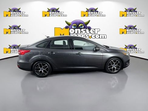 Used 2017 Ford Focus SEL image 4