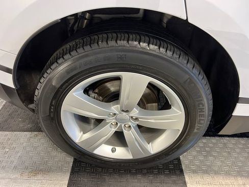 Used 2019 Land Rover Range Rover Velar S AWD/4WD image 15