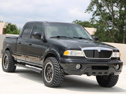 Used 2002 Lincoln Blackwood RWD image 8