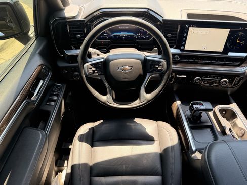 Used 2024 Chevrolet Silverado 1500 LT Trail Boss w/ Convenience Package II AWD/4WD image 28