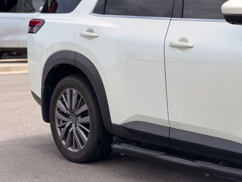 Used 2023 Nissan Pathfinder SL w/ SL Premium Package AWD/4WD image 5