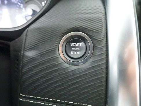 Used 2023 Land Rover Discovery Metropolitan Edition AWD/4WD image 22