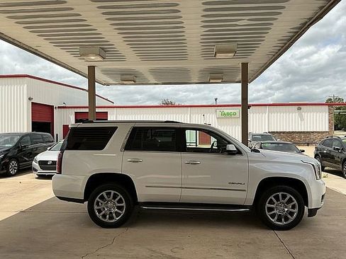 Used 2017 GMC Yukon Denali w/ Open Road Package AWD/4WD image 4