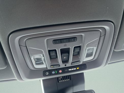 New 2026 GMC Sierra 2500 SLT w/ SLT Premium Package image 16