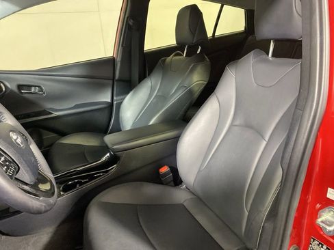 Used 2020 Toyota Prius Prime Limited FWD image 12