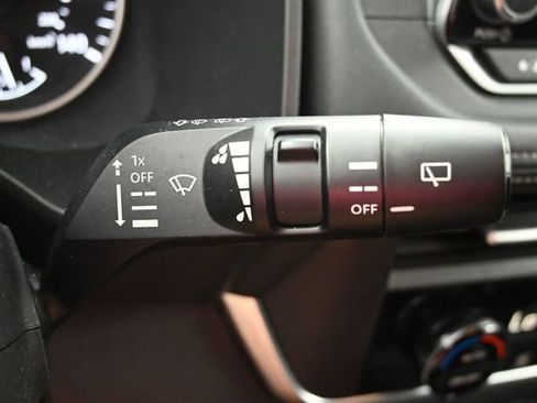 Used 2025 Nissan Rogue SV AWD/4WD image 31