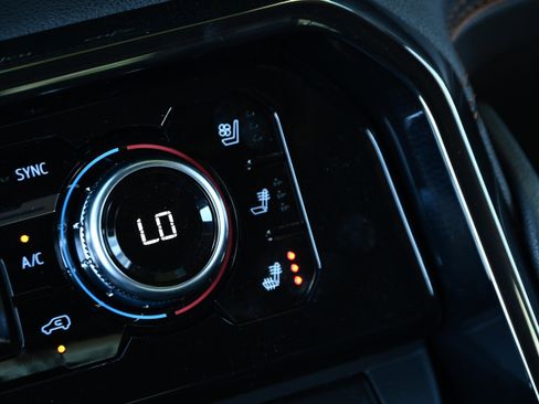 Used 2024 GMC Sierra 2500 AT4 w/ AT4 Premium Plus Package image 39