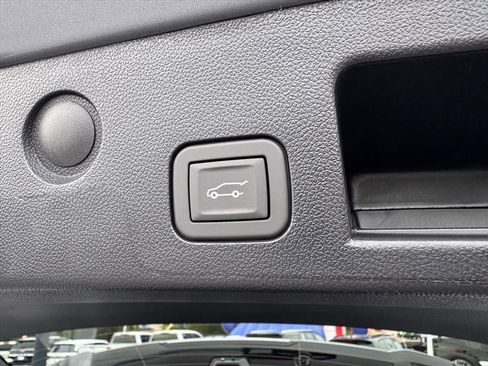 New 2026 Chevrolet Equinox LT w/ Convenience Package II AWD/4WD image 8