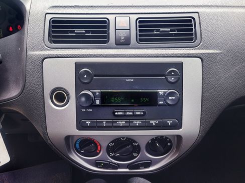 Used 2007 Ford Focus SE image 29