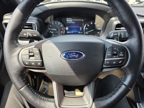 Used 2020 Ford Explorer XLT w/ Equipment Group 202A image 14