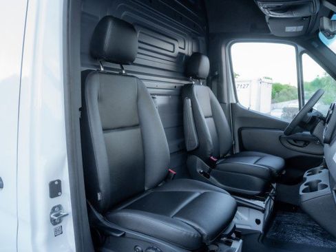 New 2025 Mercedes-Benz Sprinter 2500 image 13