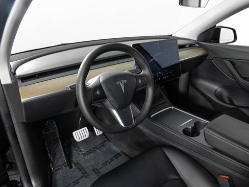 Used 2022 Tesla Model Y Performance image 13