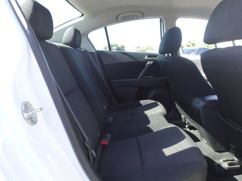 Used 2013 MAZDA MAZDA3 i SV FWD image 14