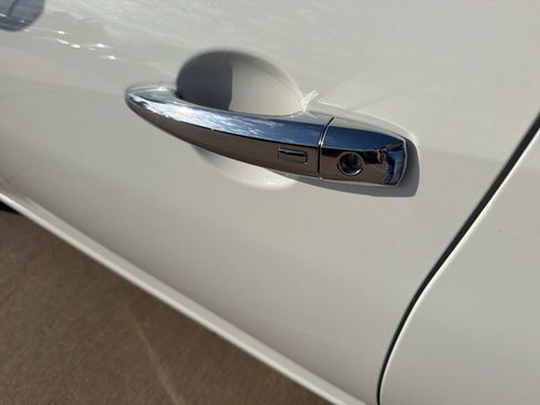 Used 2025 Nissan Altima 2.5 SV image 11