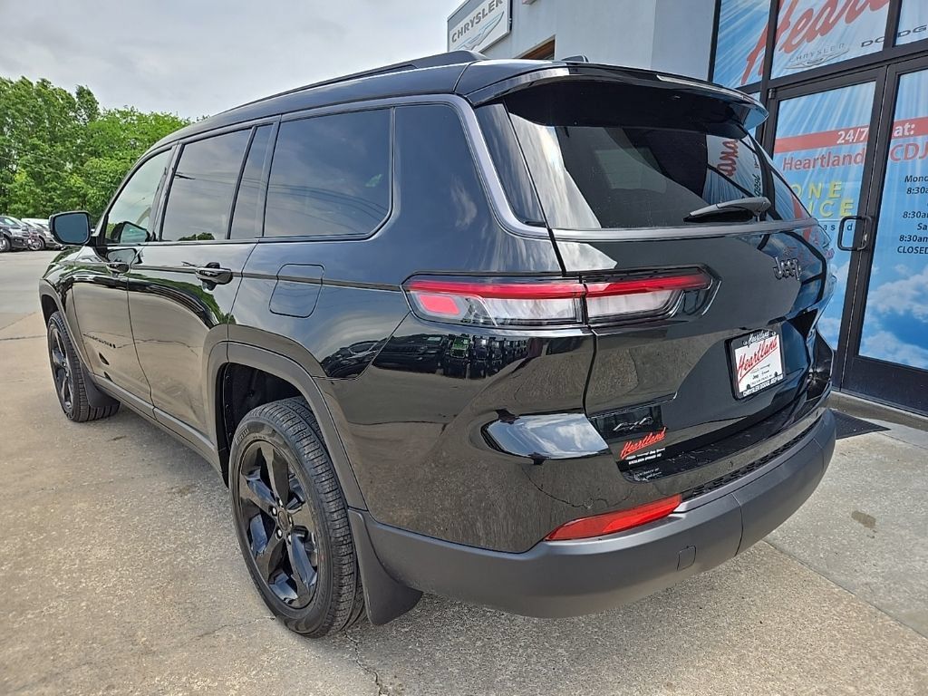 New 2026 Jeep Grand Cherokee L Limited w/ Limited Altitude Package AWD/4WD image 7