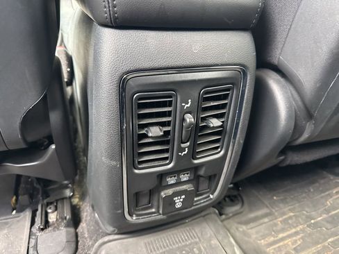 Used 2021 Jeep Grand Cherokee Limited image 9