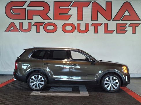 Used 2021 Kia Telluride EX w/ EX Premium Package FWD image 1