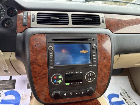 Used 2008 Chevrolet Suburban LTZ w/ LTZ Preferred Equipment Group image 17