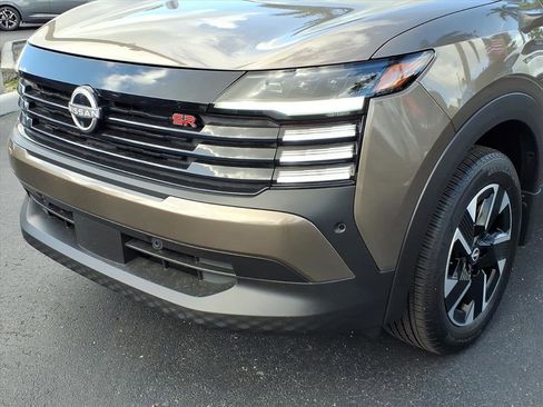 Certified 2025 Nissan Kicks SR image 12