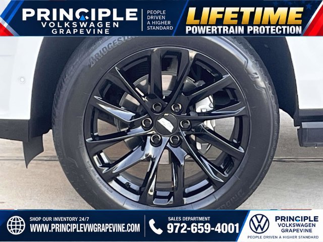 Used 2023 Cadillac Escalade ESV Sport Platinum w/ LPO, ONYX Package AWD/4WD image 7