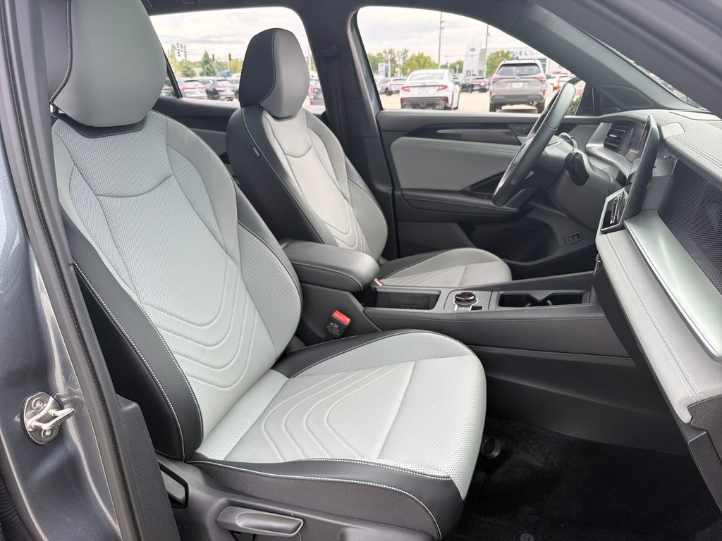 Certified 2026 Volkswagen Tiguan SE R-Line AWD/4WD image 25