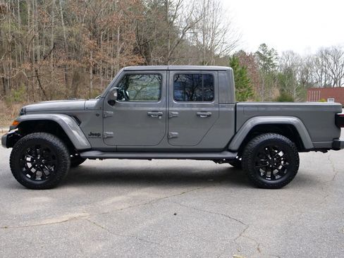 Used 2022 Jeep Gladiator Overland image 35