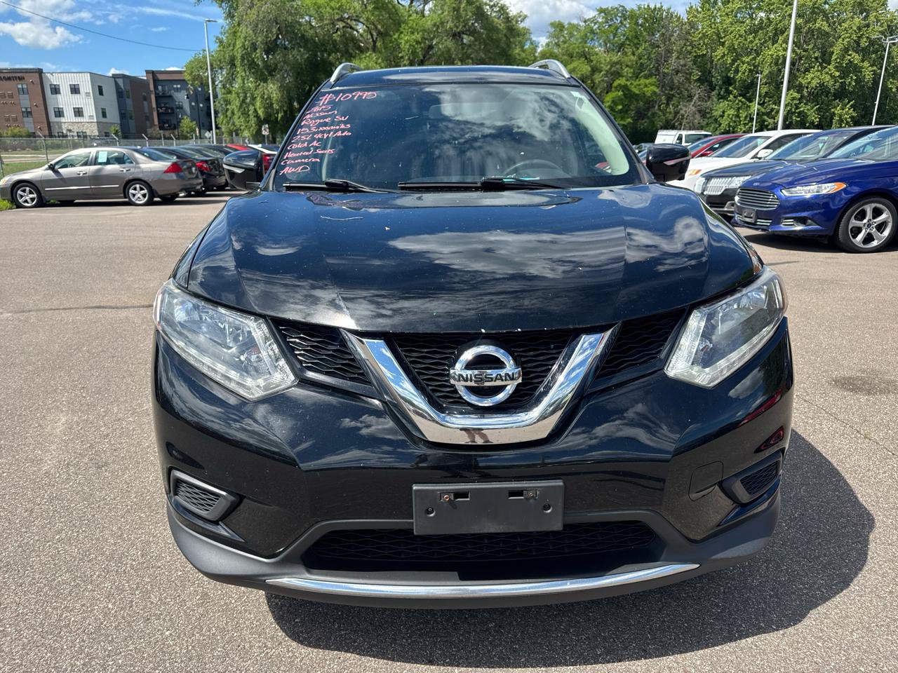 Used 2015 Nissan Rogue SV w/ SV Premium Package AWD/4WD image 2