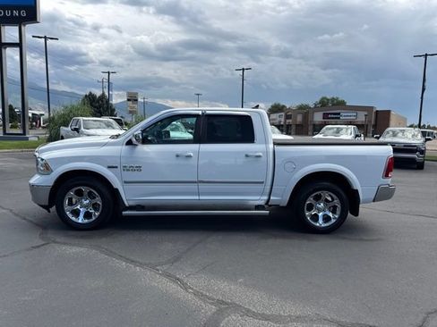 Used 2017 RAM 1500 Laramie AWD/4WD image 4