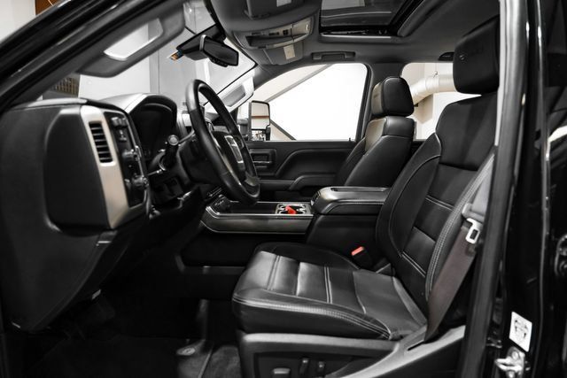 Used 2017 GMC Sierra 2500 Denali w/ Duramax Plus Package AWD/4WD image 4
