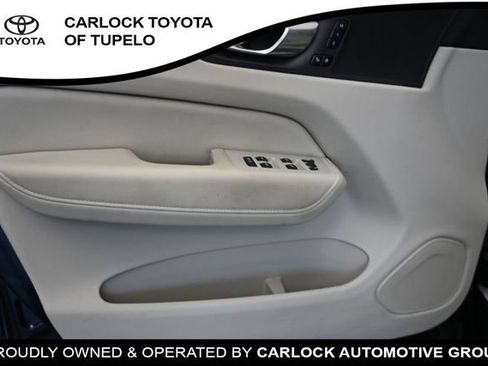 Used 2023 Volvo XC60 B5 Plus w/ Climate Package AWD/4WD image 25